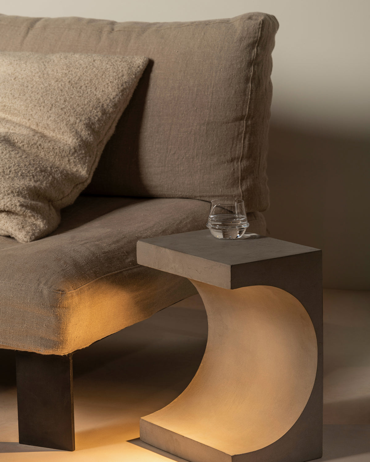 Serax - Patrick Paris - Bijzettafel-Lamp Beton Tangent
