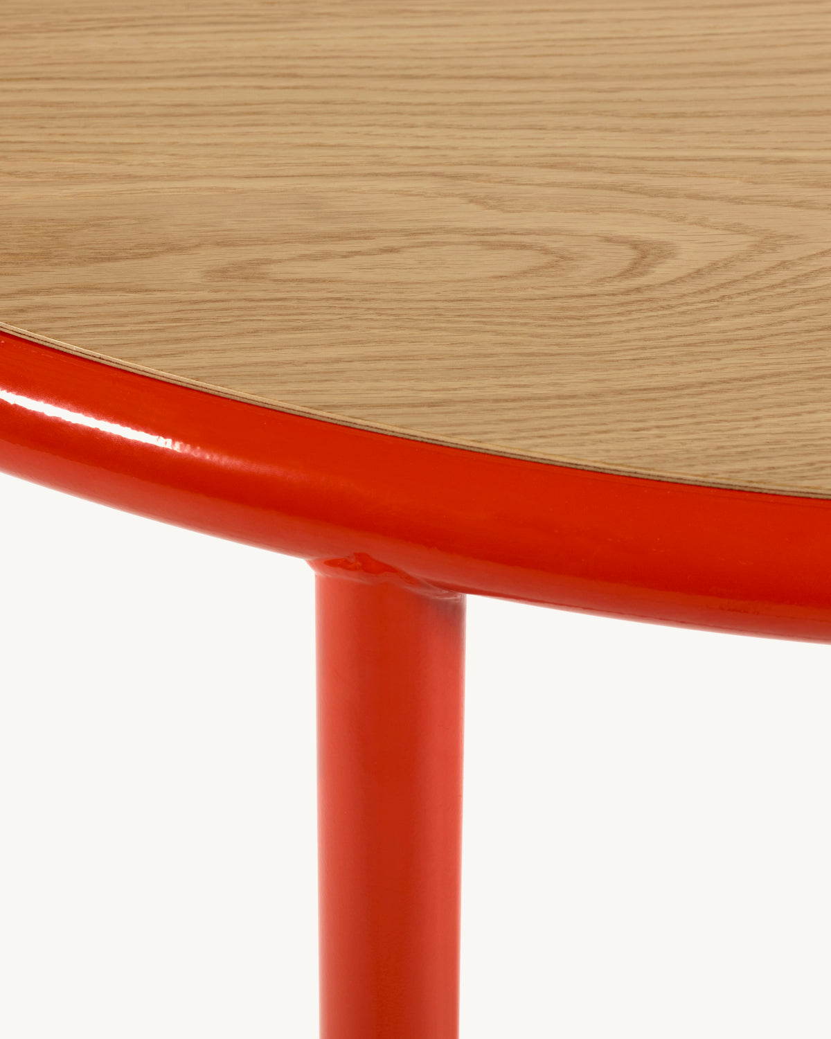 Valerie Objects - Muller van Severen - Houten Tafel Rond M Rood Eik