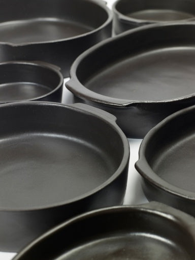 Serax - Pascale Naessens - OVENSCHOTEL M ZWART PURE