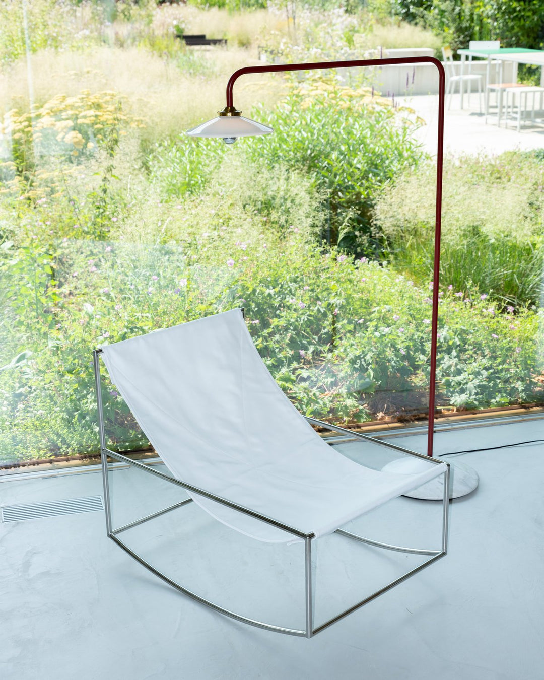 Valerie Objects - Muller van Severen - Staande Lamp Marmer N°1 Menie Rood