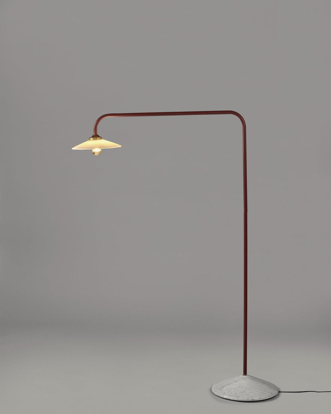 Valerie Objects - Muller van Severen - Staande Lamp Marmer N°1 Menie Rood
